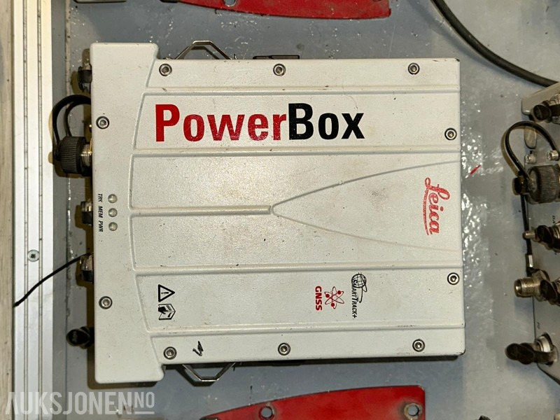 2011 32 stk Leica PowerBox GNSS-mottakere med 8 antenner - Навесное оборудование для Строительной техники: фото 4 2011 32 stk Leica PowerBox GNSS-mottakere med 8 antenner - Навесное оборудование для Строительной техники: фото 4