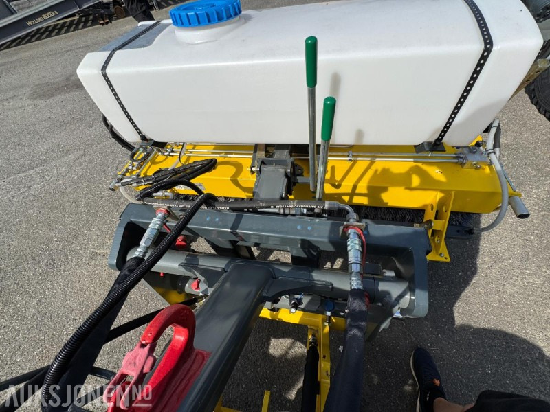2024 Andre Tuchel-Sweep PLUS 590 – ny kostemaskin med vanntank, sidebørste og Kramer-feste - Навесное оборудование для Строительной техники: фото 5 2024 Andre Tuchel-Sweep PLUS 590 – ny kostemaskin med vanntank, sidebørste og Kramer-feste - Навесное оборудование для Строительной техники: фото 5