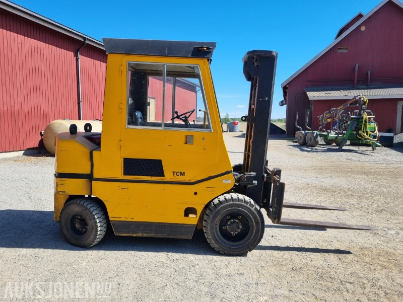 1980 TCM FD30Z5 truck 2.7 T Diesel - Погрузочно-разгрузочная техника: фото 3 1980 TCM FD30Z5 truck 2.7 T Diesel - Погрузочно-разгрузочная техника: фото 3
