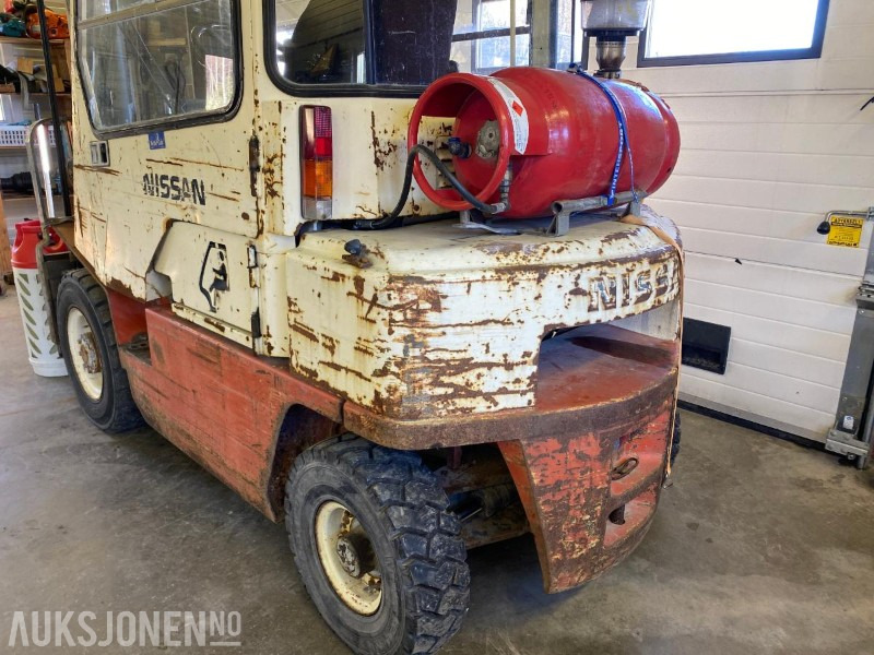 1994 Nissan propan Truck - Погрузочно-разгрузочная техника: фото 4 1994 Nissan propan Truck - Погрузочно-разгрузочная техника: фото 4