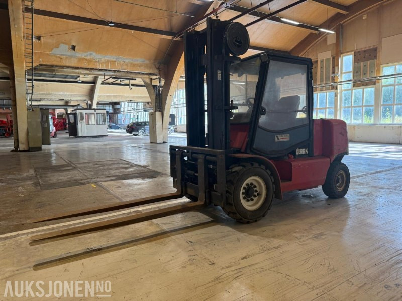1998 Clark CDP50S gaffeltruck. - Погрузочно-разгрузочная техника: фото 1 1998 Clark CDP50S gaffeltruck. - Погрузочно-разгрузочная техника: фото 1