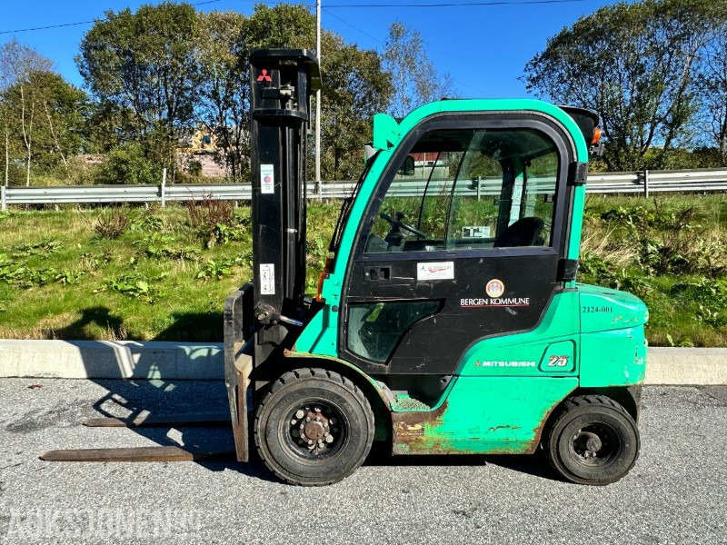 2006 Mitsubishi FD25N Dieseltruck – 2,5 tonn/nysertifisert, 1570 timer - Погрузочно-разгрузочная техника: фото 2 2006 Mitsubishi FD25N Dieseltruck – 2,5 tonn/nysertifisert, 1570 timer - Погрузочно-разгрузочная техника: фото 2