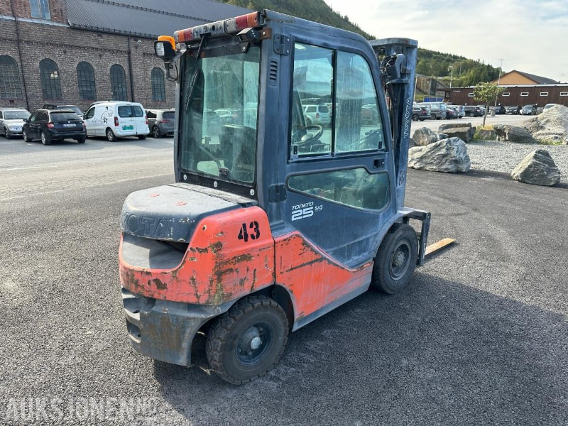 2008 Toyota Toyota Tonero 25 8FDF25 Gaffeltruck / Motvektstruck - Погрузочно-разгрузочная техника: фото 3 2008 Toyota Toyota Tonero 25 8FDF25 Gaffeltruck / Motvektstruck - Погрузочно-разгрузочная техника: фото 3