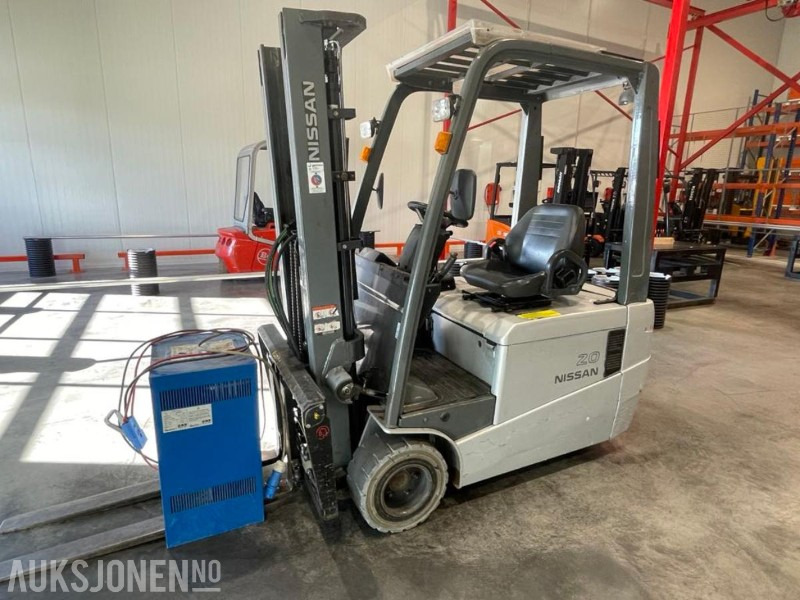 2011 NISSAN G1N120Q ELEKTRISK GAFFELTRUCK - MED LADER - LØFTEHØYDE: 3,3 M. - NYE SLANGER - 1496 TIMER. - Погрузочно-разгрузочная техника: фото 2 2011 NISSAN G1N120Q ELEKTRISK GAFFELTRUCK - MED LADER - LØFTEHØYDE: 3,3 M. - NYE SLANGER - 1496 TIMER. - Погрузочно-разгрузочная техника: фото 2