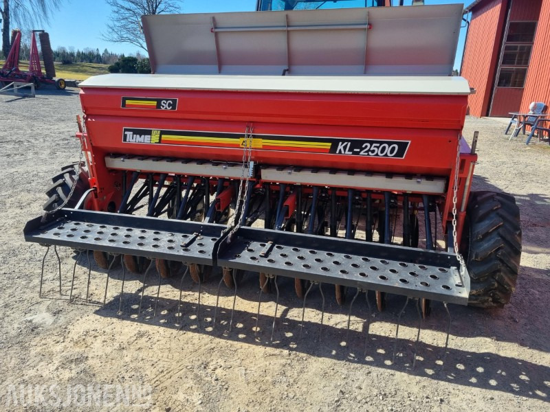 1995 Tume såmaskin KL2500 - Сельскохозяйственная техника: фото 3 1995 Tume såmaskin KL2500 - Сельскохозяйственная техника: фото 3