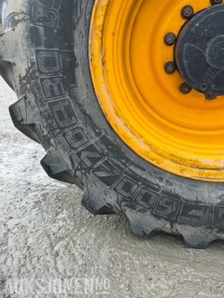4 stk Michelin Axiobib 600/70R30 traktordekk -stått på fasttrac - Сельскохозяйственная техника: фото 3 4 stk Michelin Axiobib 600/70R30 traktordekk -stått på fasttrac - Сельскохозяйственная техника: фото 3