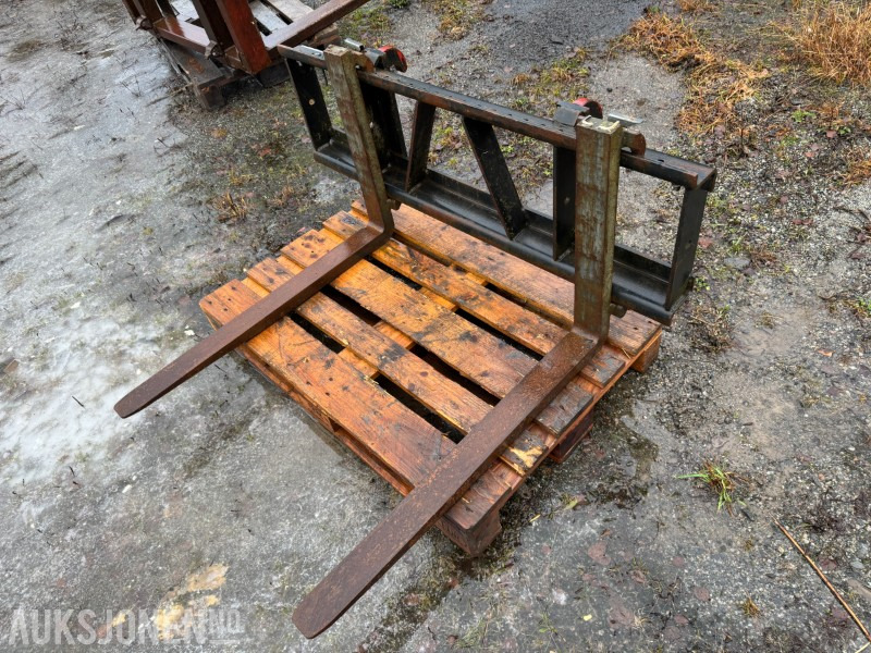 Pallegafler til traktor med flyttbare gafler - Сельскохозяйственная техника: фото 1 Pallegafler til traktor med flyttbare gafler - Сельскохозяйственная техника: фото 1