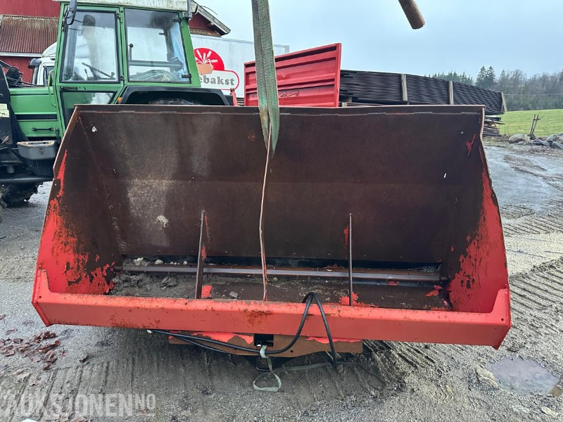 TOKVAM SAND-/STRØKASSE (REPOBJEKT) - Сельскохозяйственная техника: фото 1 TOKVAM SAND-/STRØKASSE (REPOBJEKT) - Сельскохозяйственная техника: фото 1