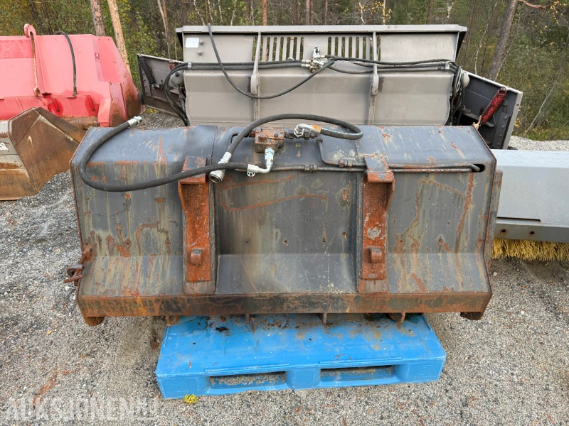 Strøskuffe traktor - Trima feste - Ковш для погрузчика: фото 3 Strøskuffe traktor - Trima feste - Ковш для погрузчика: фото 3