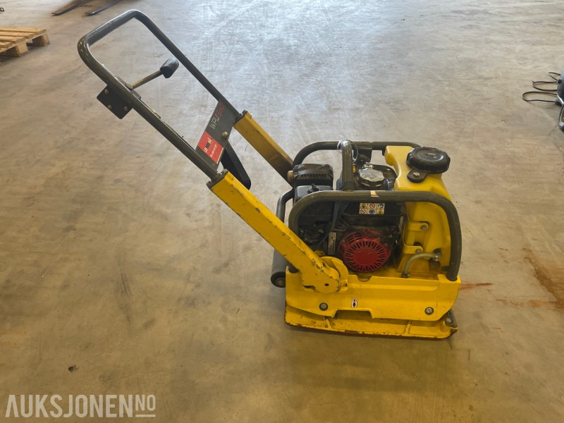 Vibroplate Wacker Neuson WPU1550AW - Каток: фото 1 Vibroplate Wacker Neuson WPU1550AW - Каток: фото 1