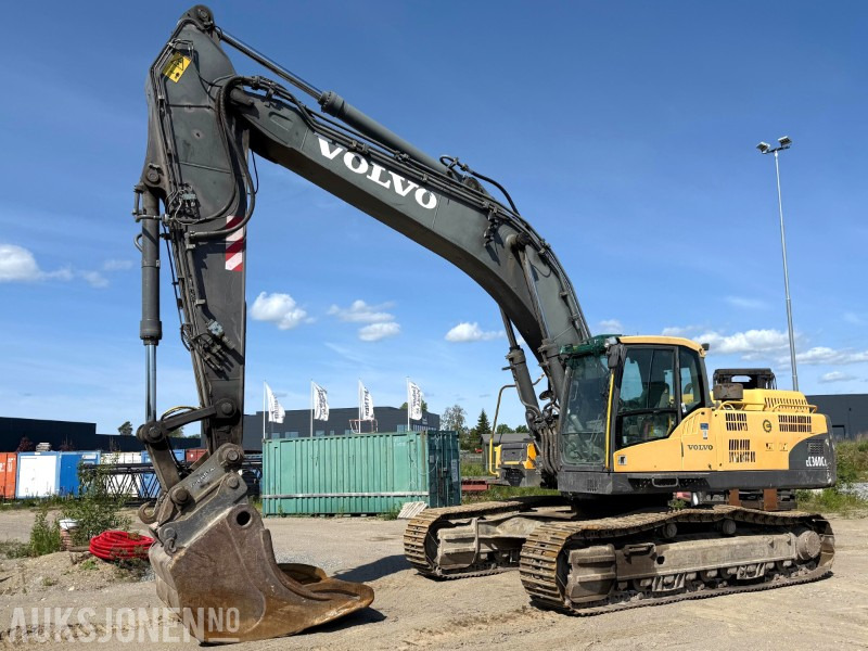 Volvo EC360CL Gravemaskin med Gjerstad graveskuffe, smalskuffe, graveskuff med tenner, Gått lite, opplegg for hammer - Экскаватор: фото 1 Volvo EC360CL Gravemaskin med Gjerstad graveskuffe, smalskuffe, graveskuff med tenner, Gått lite, opplegg for hammer - Экскаватор: фото 1