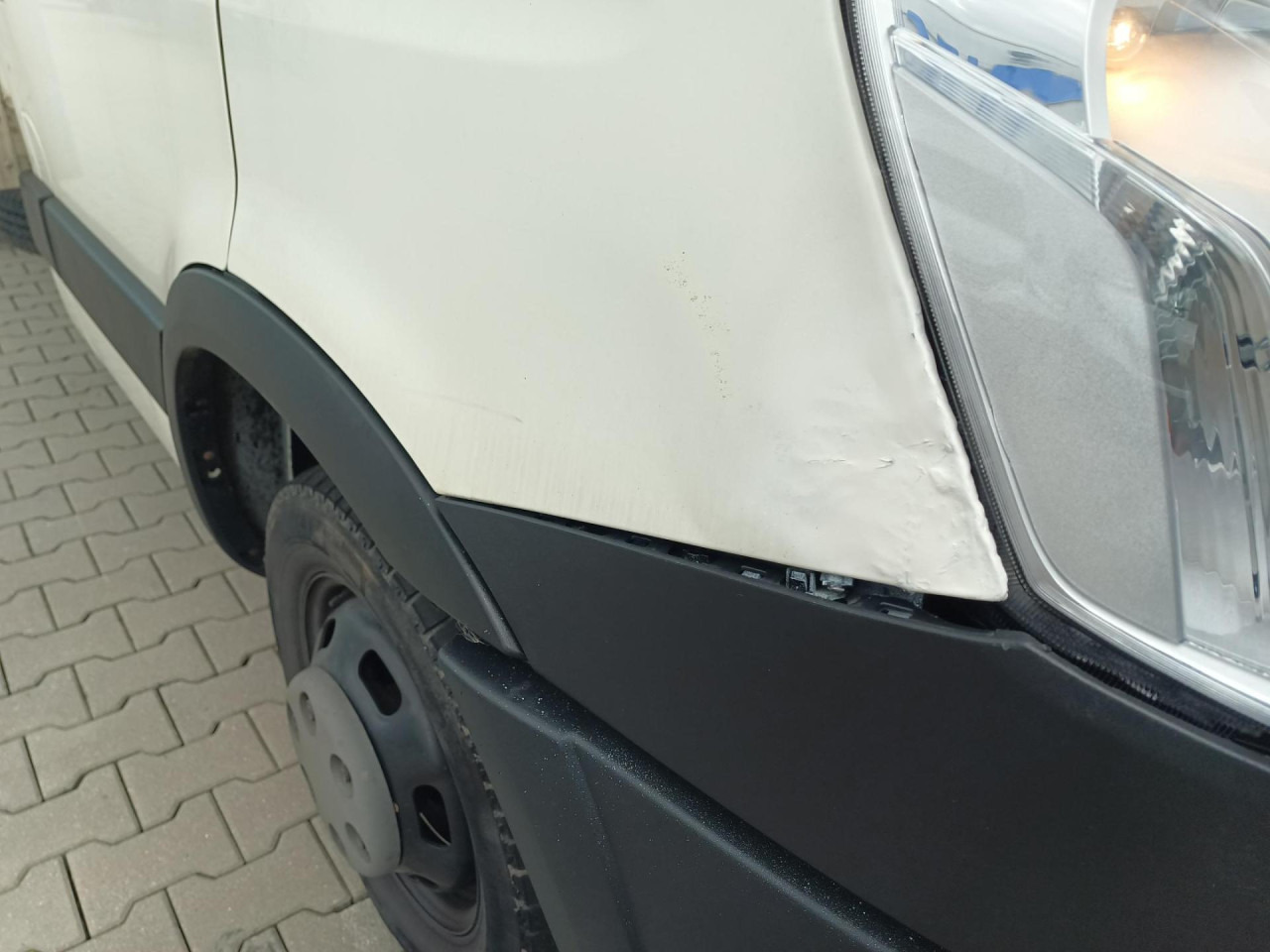 IVECO Daily 35C15 3,0l - Фургон с закрытым кузовом: фото 3 IVECO Daily 35C15 3,0l - Фургон с закрытым кузовом: фото 3
