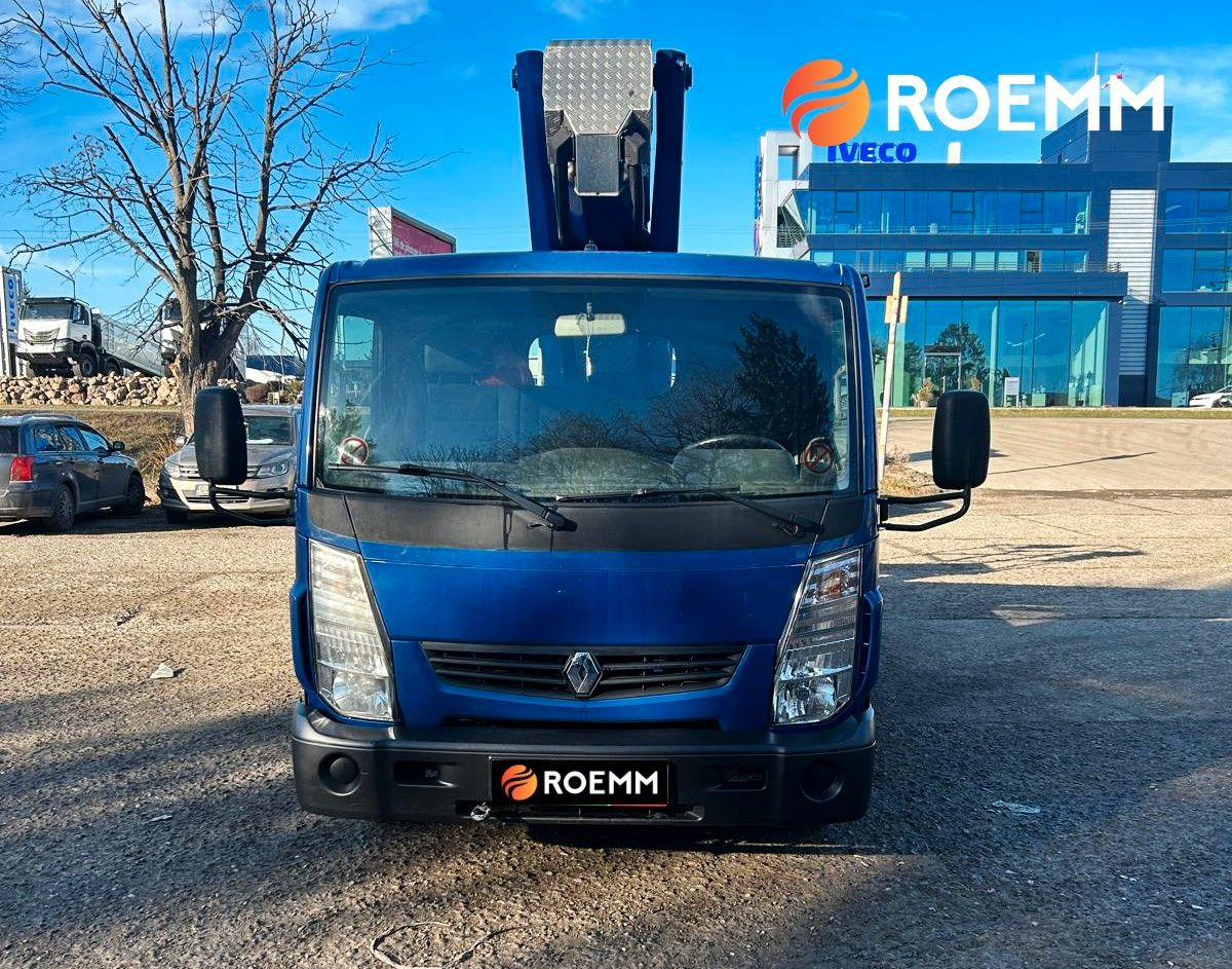 Renault F241 P220B Maxity* - Грузовик с подъемником: фото 1 Renault F241 P220B Maxity* - Грузовик с подъемником: фото 1