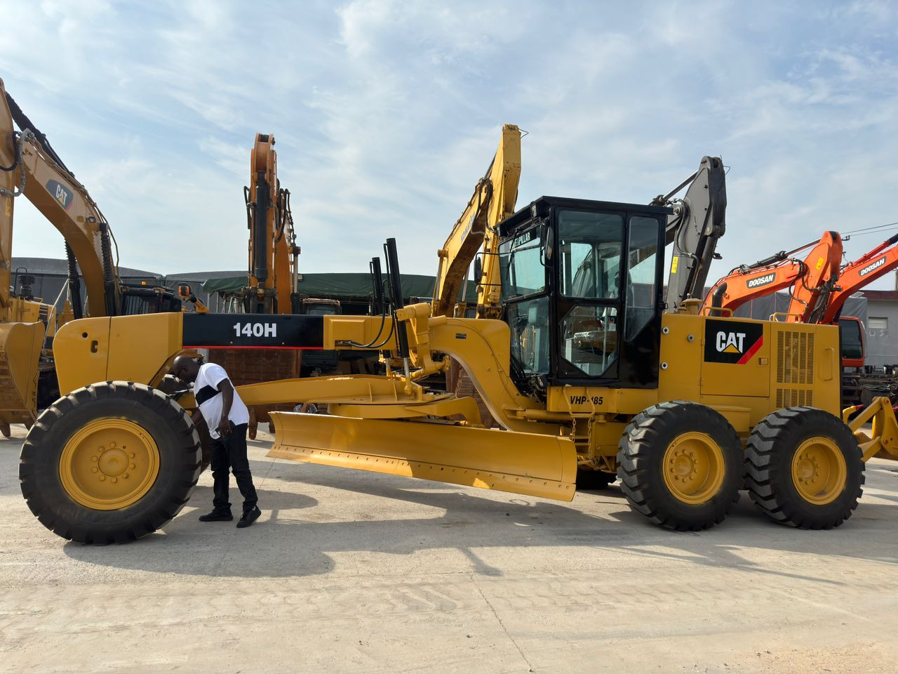 Caterpillar CAT 140 140H 140K Used Motor Grader Secondhand Graders for Sale - Грейдер: фото 1 Caterpillar CAT 140 140H 140K Used Motor Grader Secondhand Graders for Sale - Грейдер: фото 1