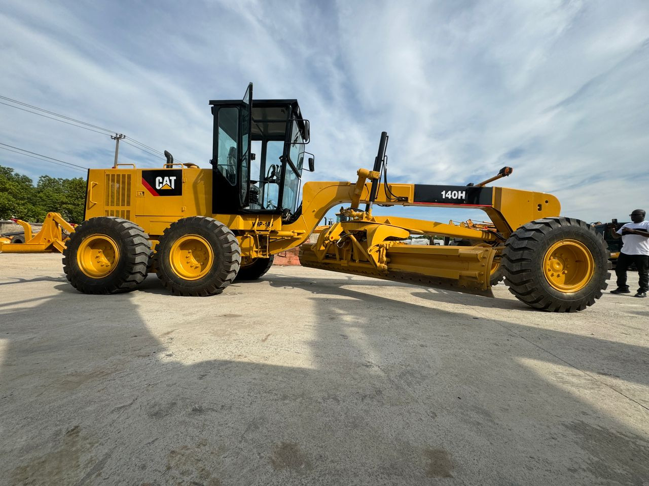 Caterpillar CAT 140H 140K Used Grader Secondhand Motor Grader with Excellent Quality for Sale - Грейдер: фото 1 Caterpillar CAT 140H 140K Used Grader Secondhand Motor Grader with Excellent Quality for Sale - Грейдер: фото 1