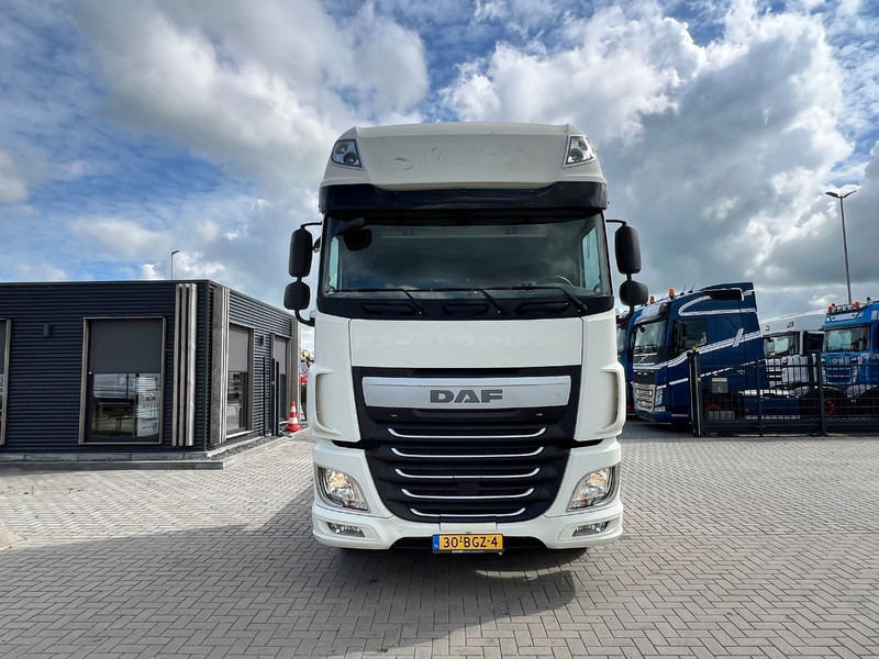 DAF XF 460 4x2 Trekker SSC / 2x Tank / full spoiler - Тягач: фото 2 DAF XF 460 4x2 Trekker SSC / 2x Tank / full spoiler - Тягач: фото 2