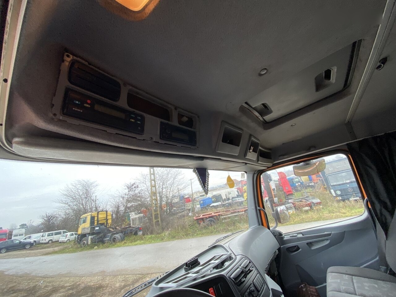 Тягач Mercedes-Benz Axor MP2 1843: фото 11