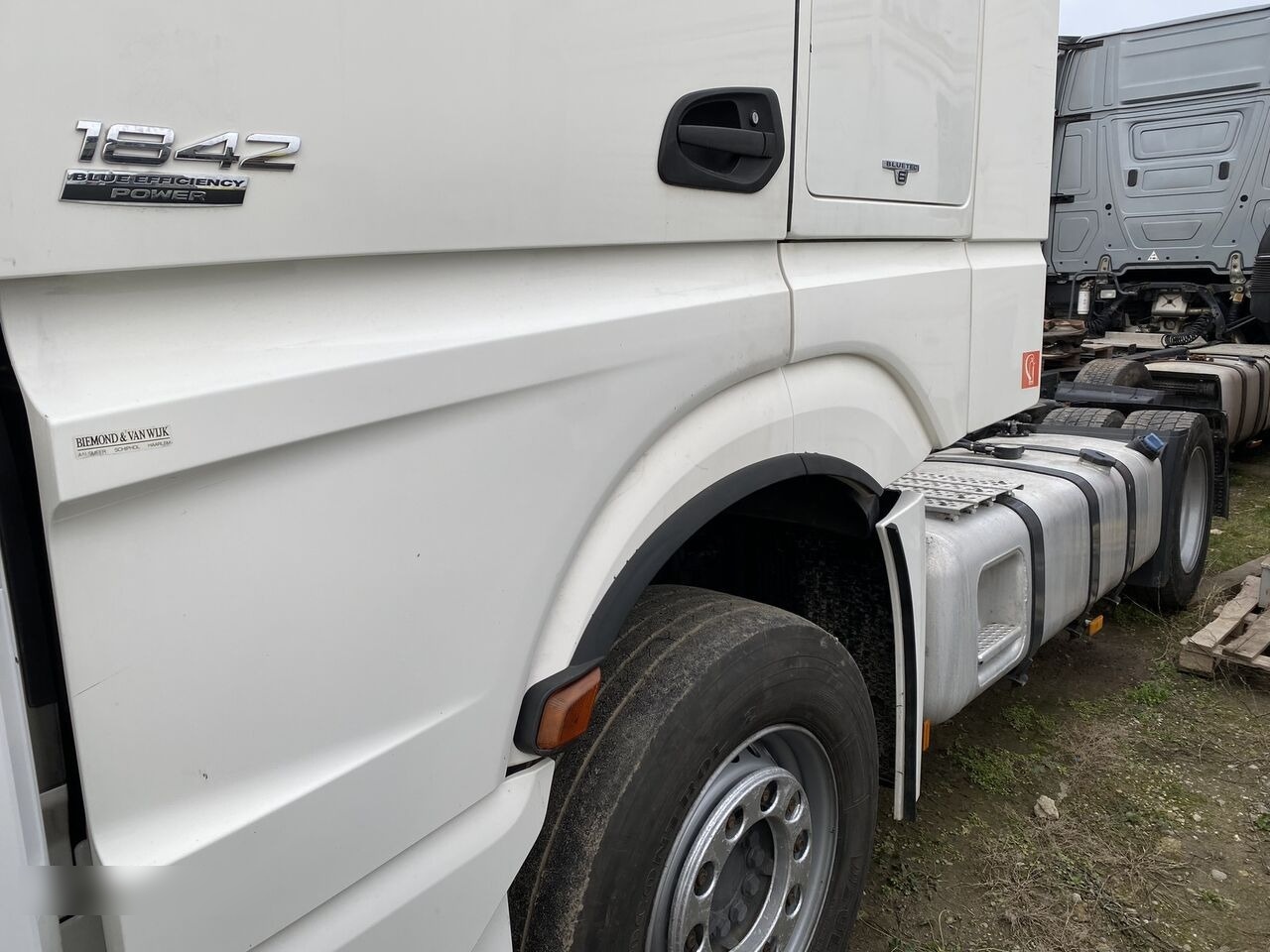 Mercedes-Benz Cap tractor MERCEDES-BENZ TOP Actros 1842 MP4 Klima MegaSpace - Тягач: фото 4 Mercedes-Benz Cap tractor MERCEDES-BENZ TOP Actros 1842 MP4 Klima MegaSpace - Тягач: фото 4