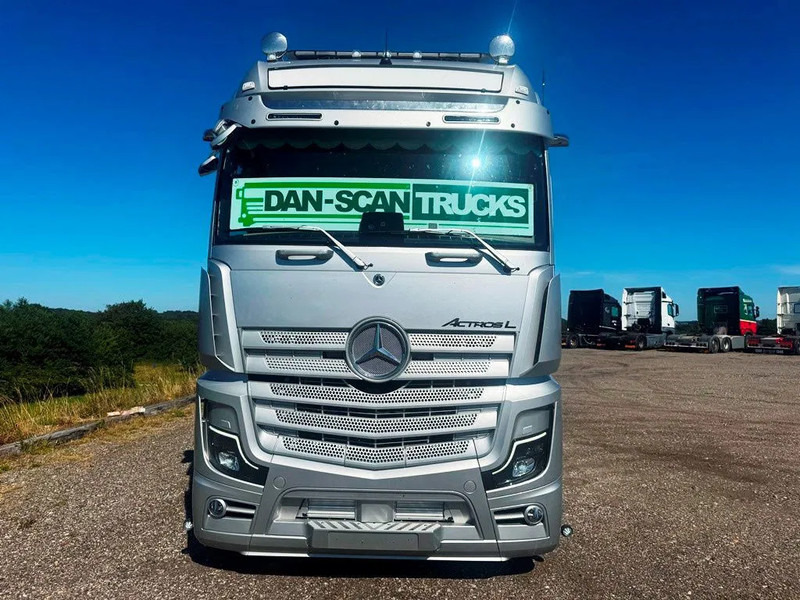 Mercedes-Benz Actros 2653 Special Interior. 6x2 3250mm weelbase. Air / Air suspension. hydr. syatem. Invertor. Micro wave. - Тягач: фото 5 Mercedes-Benz Actros 2653 Special Interior. 6x2 3250mm weelbase. Air / Air suspension. hydr. syatem. Invertor. Micro wave. - Тягач: фото 5