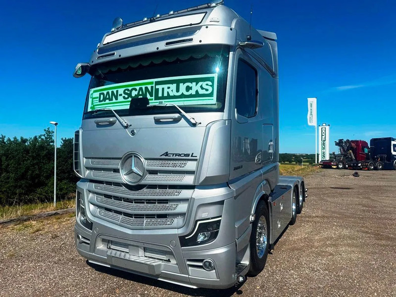 Mercedes-Benz Actros 2653 Special Interior. 6x2 3250mm weelbase. Air / Air suspension. hydr. syatem. Invertor. Micro wave. - Тягач: фото 4 Mercedes-Benz Actros 2653 Special Interior. 6x2 3250mm weelbase. Air / Air suspension. hydr. syatem. Invertor. Micro wave. - Тягач: фото 4