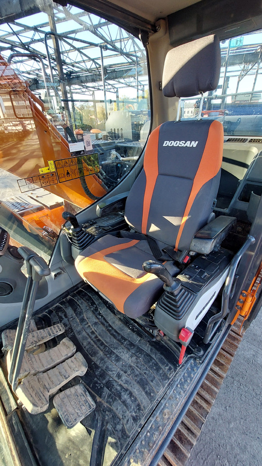 Гусеничный экскаватор DOOSAN DX140LC-5: фото 13
