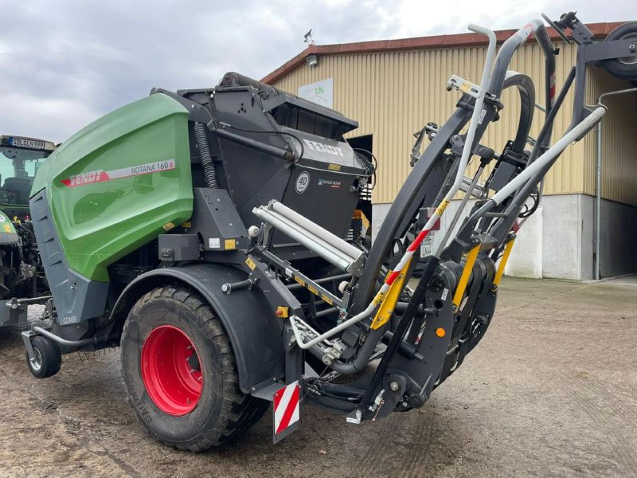 Fendt ROTANA 160 V COMBI - Пресс-подборщик рулонный: фото 3 Fendt ROTANA 160 V COMBI - Пресс-подборщик рулонный: фото 3