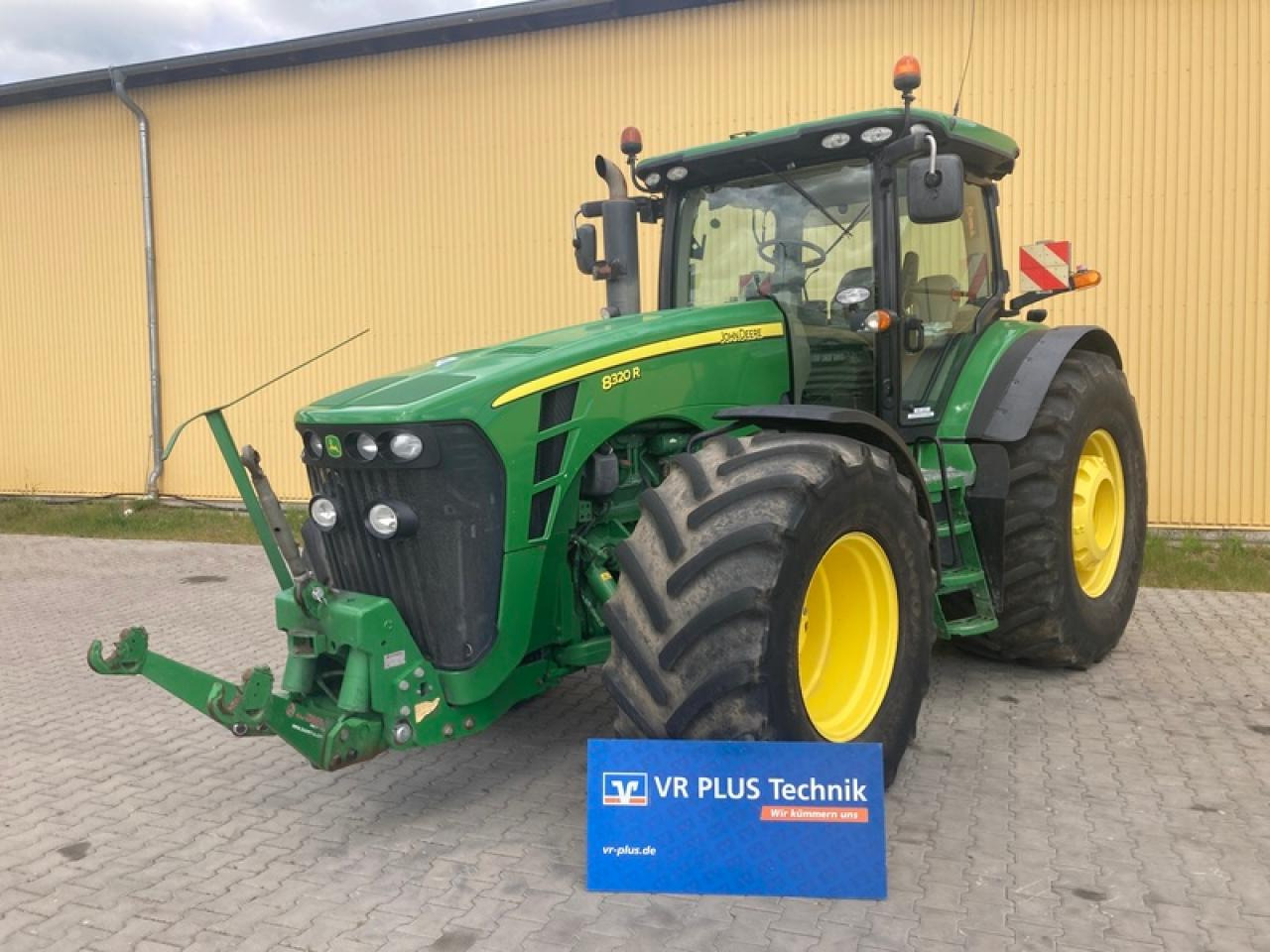 John Deere 8320 R AUTOPOWER - Трактор: фото 1 John Deere 8320 R AUTOPOWER - Трактор: фото 1