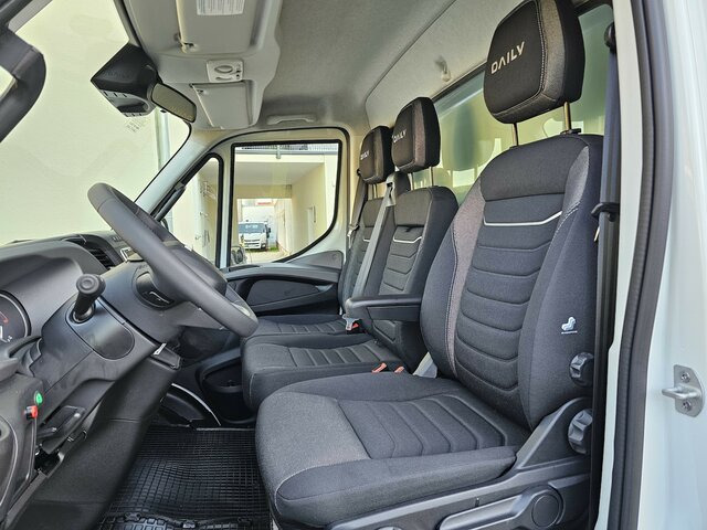 IVECO Daily 35S18 3.0 Koffer LBW Bär ACC LED sofort! - Фургон с закрытым кузовом: фото 2 IVECO Daily 35S18 3.0 Koffer LBW Bär ACC LED sofort! - Фургон с закрытым кузовом: фото 2