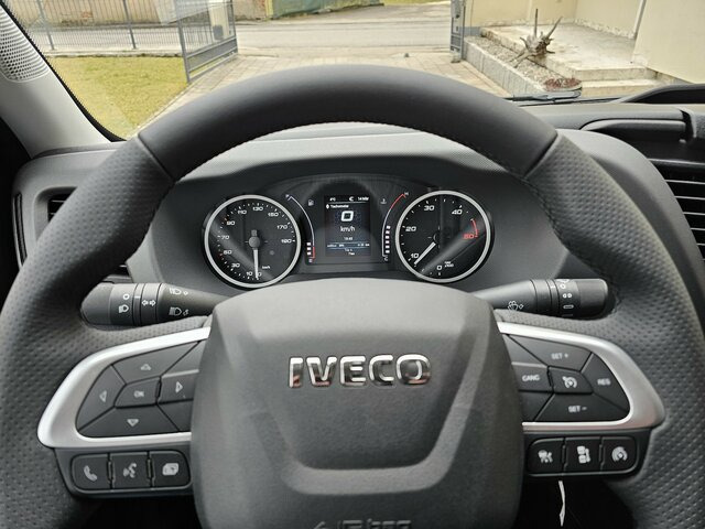 IVECO Daily 35S18 3.0 Pritsche Plane Ladebordwand AHK - Тентованный фургон: фото 5 IVECO Daily 35S18 3.0 Pritsche Plane Ladebordwand AHK - Тентованный фургон: фото 5