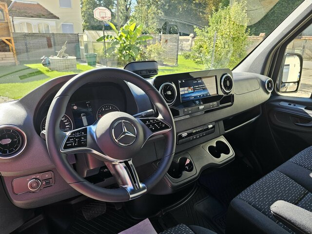 MERCEDES-BENZ Sprinter 317 CDI Kasten L2H2 AHK 3,5t MBUX10,25 - Цельнометаллический фургон: фото 3 MERCEDES-BENZ Sprinter 317 CDI Kasten L2H2 AHK 3,5t MBUX10,25 - Цельнометаллический фургон: фото 3