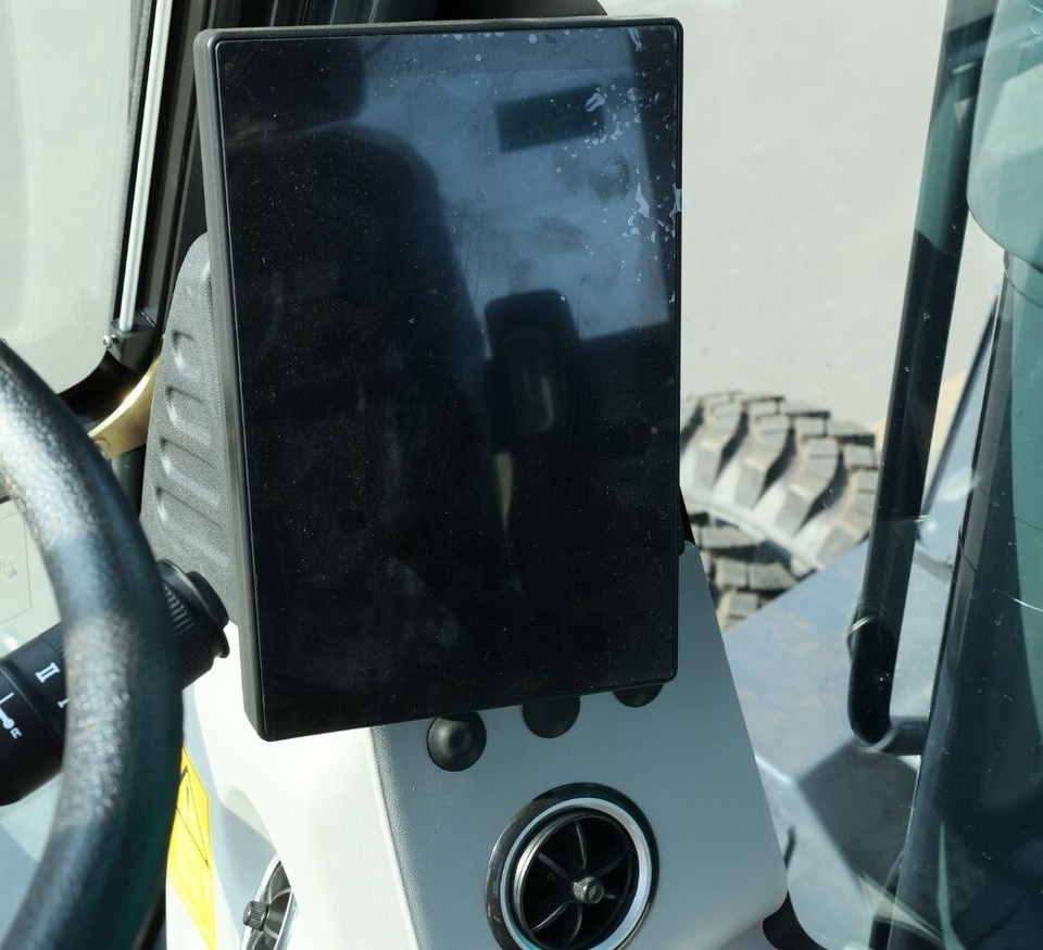 Колёсный экскаватор Sunward: фото 9