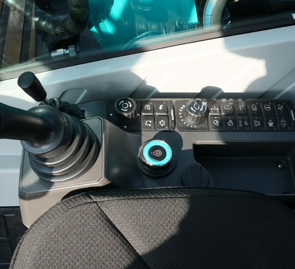 Колёсный экскаватор Sunward: фото 7