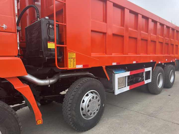 Chinese New or Used Dumper Tipper Dump Truck Used Shacman F3000 8X4 Dump Truck for Sale - Самосвал: фото 4 Chinese New or Used Dumper Tipper Dump Truck Used Shacman F3000 8X4 Dump Truck for Sale - Самосвал: фото 4