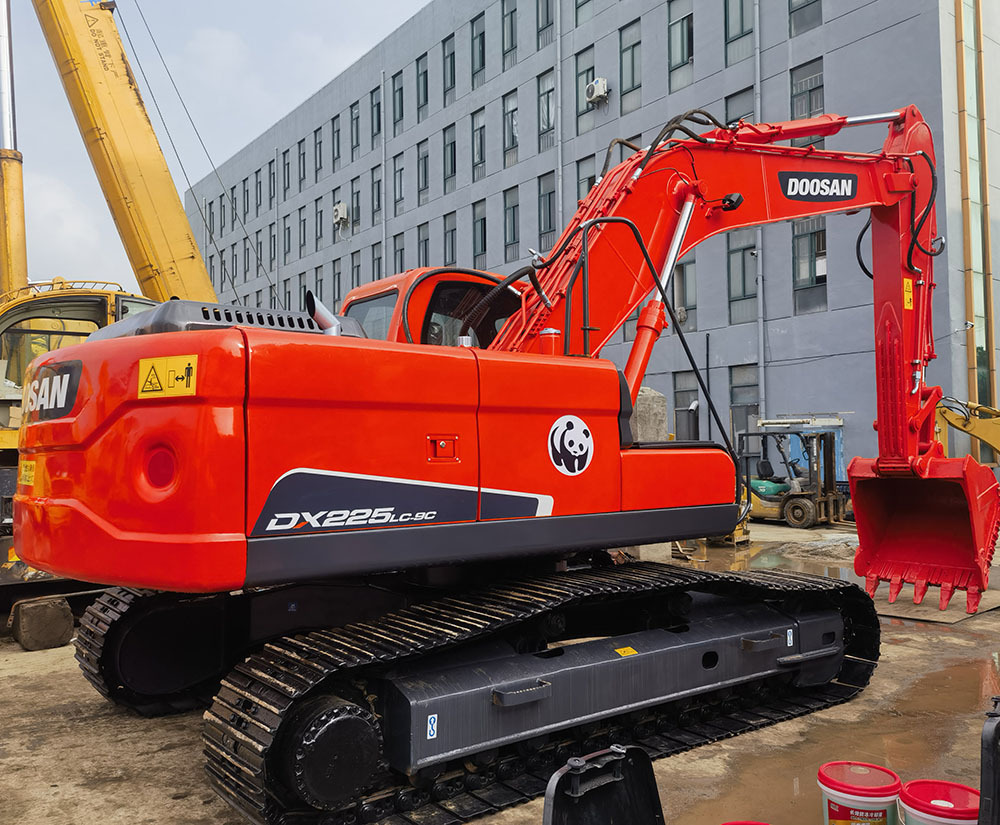 DOOSAN Doosan DX225LC-9c Crawler excavator - Гусеничный экскаватор: фото 1 DOOSAN Doosan DX225LC-9c Crawler excavator - Гусеничный экскаватор: фото 1