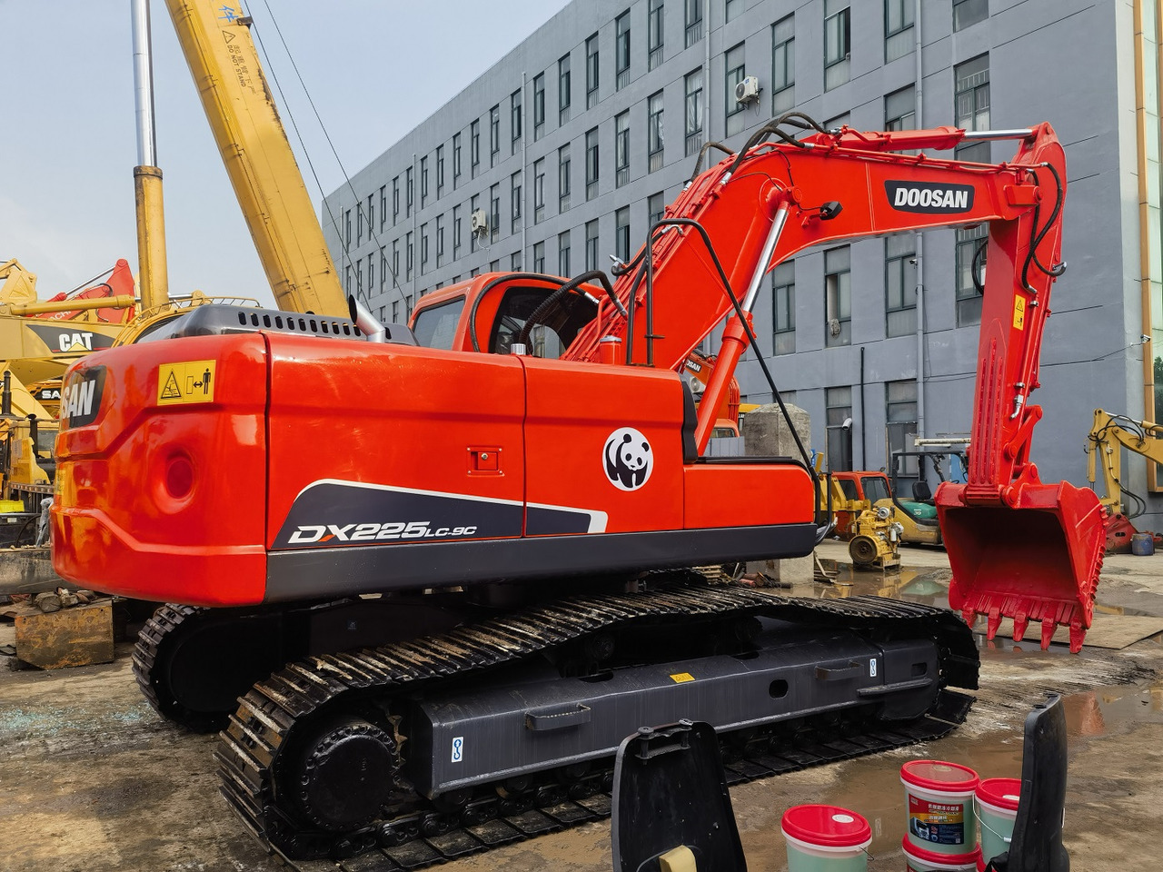 DOOSAN Doosan DX225LC Crawler excavator - Гусеничный экскаватор: фото 1 DOOSAN Doosan DX225LC Crawler excavator - Гусеничный экскаватор: фото 1