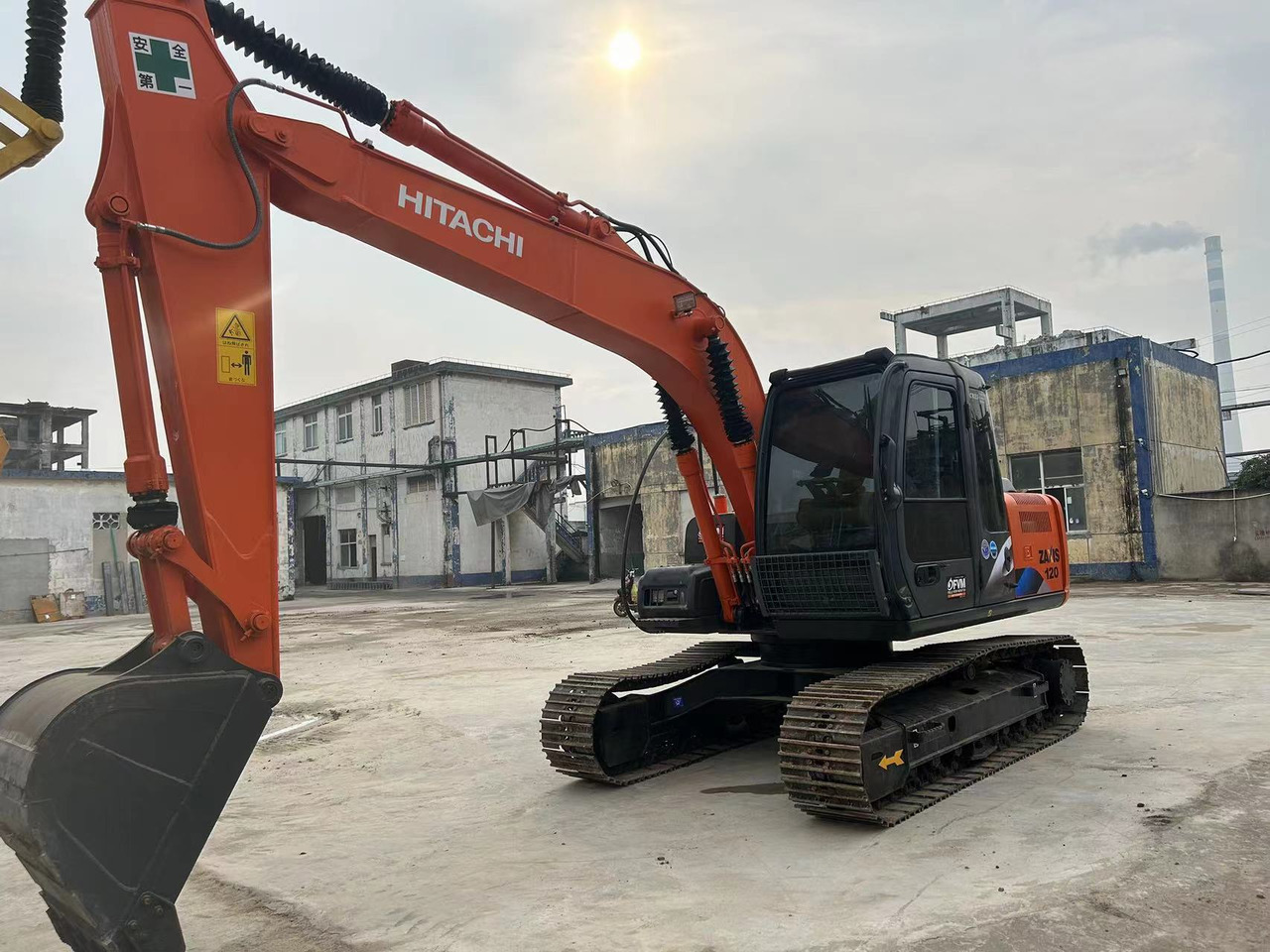 Hitachi ZX120-6 Excavator - Гусеничный экскаватор: фото 4 Hitachi ZX120-6 Excavator - Гусеничный экскаватор: фото 4