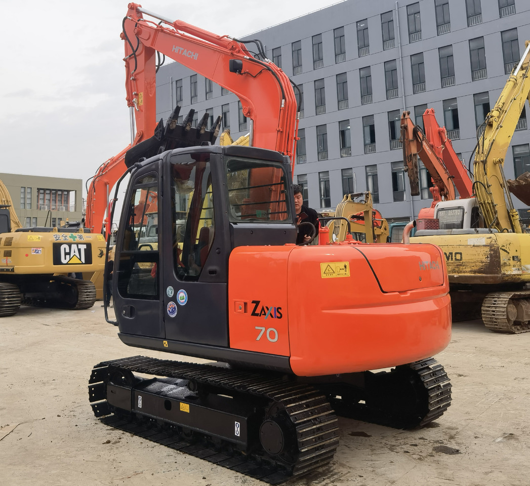 Hitachi ZX70 Excavator - Мини-экскаватор: фото 2 Hitachi ZX70 Excavator - Мини-экскаватор: фото 2