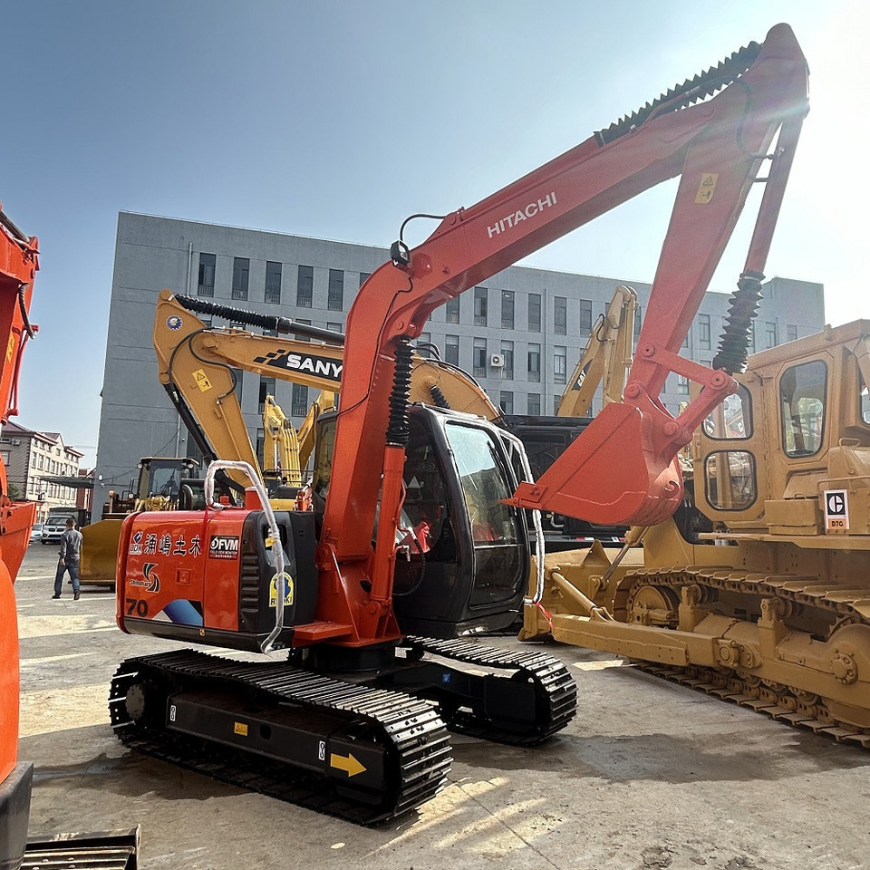 Hitachi ZX70 Excavator - Мини-экскаватор: фото 2 Hitachi ZX70 Excavator - Мини-экскаватор: фото 2