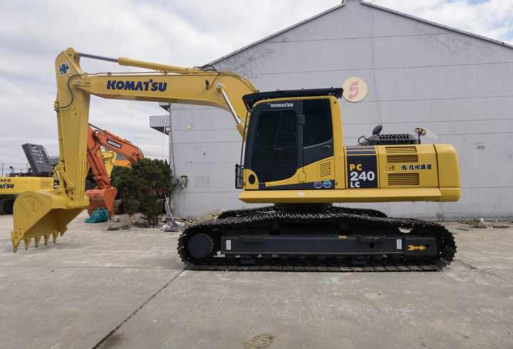 Japan original Used second hand excavator Komatsu PC240LC-8 hydraulic excavator digger for sale - Гусеничный экскаватор: фото 5 Japan original Used second hand excavator Komatsu PC240LC-8 hydraulic excavator digger for sale - Гусеничный экскаватор: фото 5
