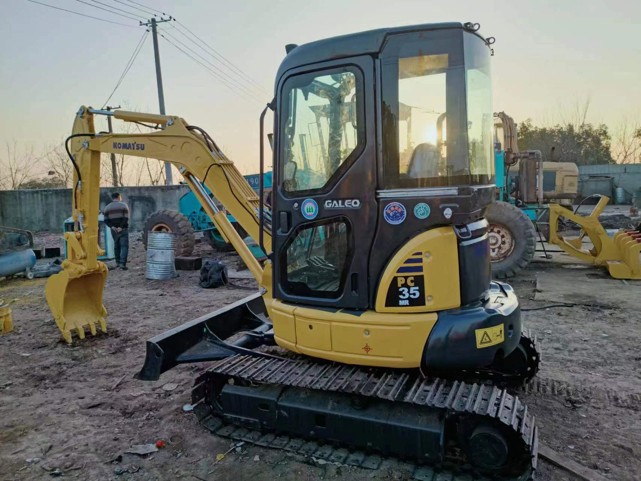 KOMATSU PC35 Excavator - Гусеничный экскаватор: фото 1 KOMATSU PC35 Excavator - Гусеничный экскаватор: фото 1