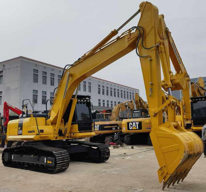 Komatsu PC 220-8 Excavator - Гусеничный экскаватор: фото 2 Komatsu PC 220-8 Excavator - Гусеничный экскаватор: фото 2