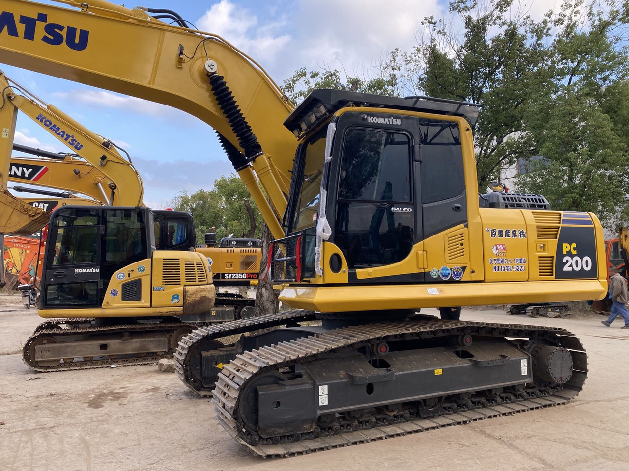 Komatsu PC200-8 Excavator - Гусеничный экскаватор: фото 3 Komatsu PC200-8 Excavator - Гусеничный экскаватор: фото 3