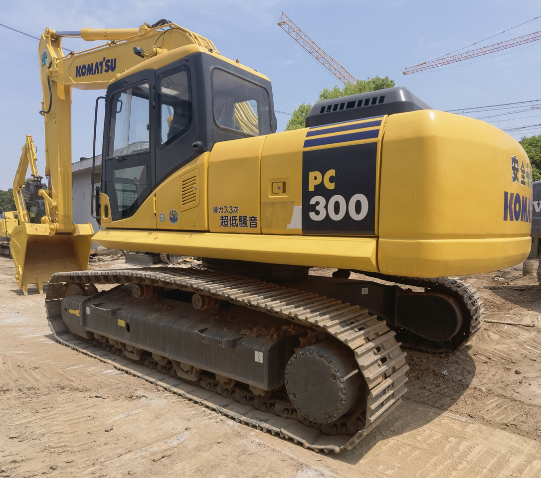 Komatsu PC300-7 excavator - Гусеничный экскаватор: фото 1 Komatsu PC300-7 excavator - Гусеничный экскаватор: фото 1