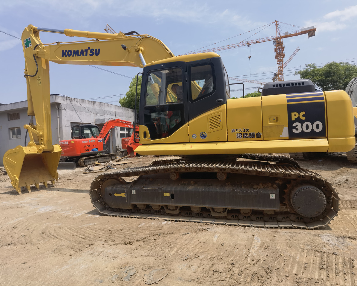 Komatsu PC300-7 excavator - Гусеничный экскаватор: фото 2 Komatsu PC300-7 excavator - Гусеничный экскаватор: фото 2