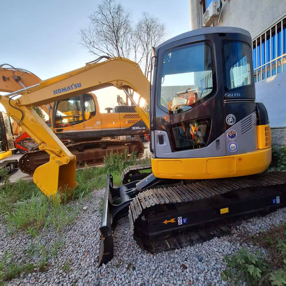 Komatsu pc78 Excavator - Гусеничный экскаватор: фото 1 Komatsu pc78 Excavator - Гусеничный экскаватор: фото 1