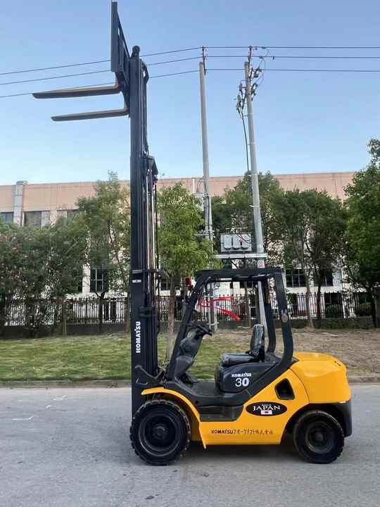 Дизельный погрузчик New arriver second hand Komatsu FD30 forklift with good performance cheap used forklift for sale: фото 6