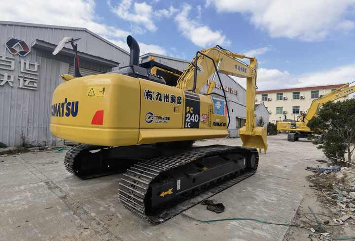 Original Japan pc240 second hand excavator high quality used excavator Japan Komatsu PC240LC-8 for sale - Гусеничный экскаватор: фото 4 Original Japan pc240 second hand excavator high quality used excavator Japan Komatsu PC240LC-8 for sale - Гусеничный экскаватор: фото 4