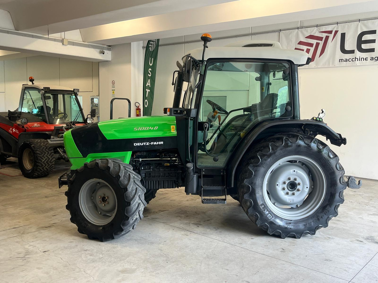 TRATTORE DEUTZ-FAHR 5100.4 D - Трактор: фото 5 TRATTORE DEUTZ-FAHR 5100.4 D - Трактор: фото 5