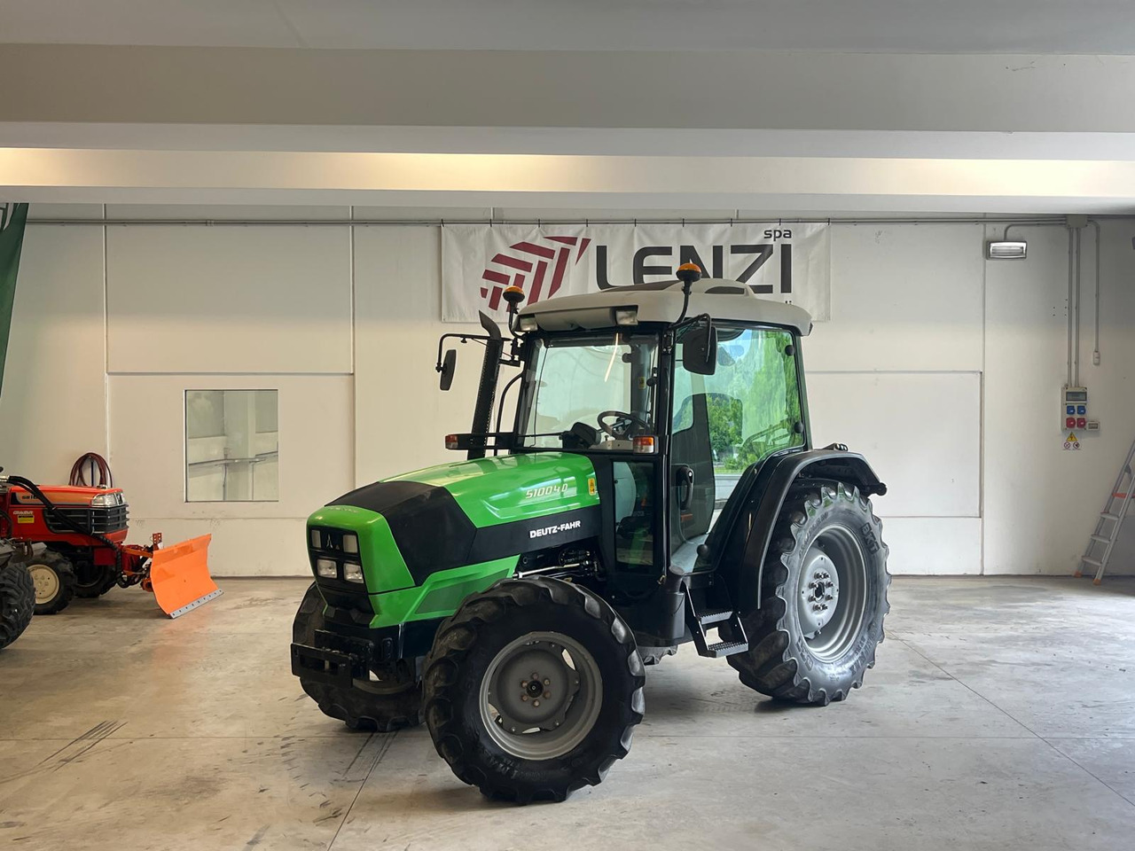 TRATTORE DEUTZ-FAHR 5100.4 D - Трактор: фото 1 TRATTORE DEUTZ-FAHR 5100.4 D - Трактор: фото 1