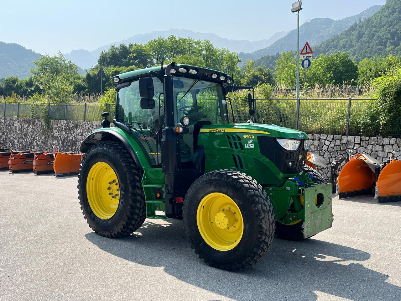 TRATTORE JOHN DEERE 6130R - Трактор: фото 4 TRATTORE JOHN DEERE 6130R - Трактор: фото 4